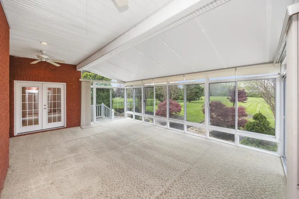 113 Nogs Garden Gallatin TN 37066