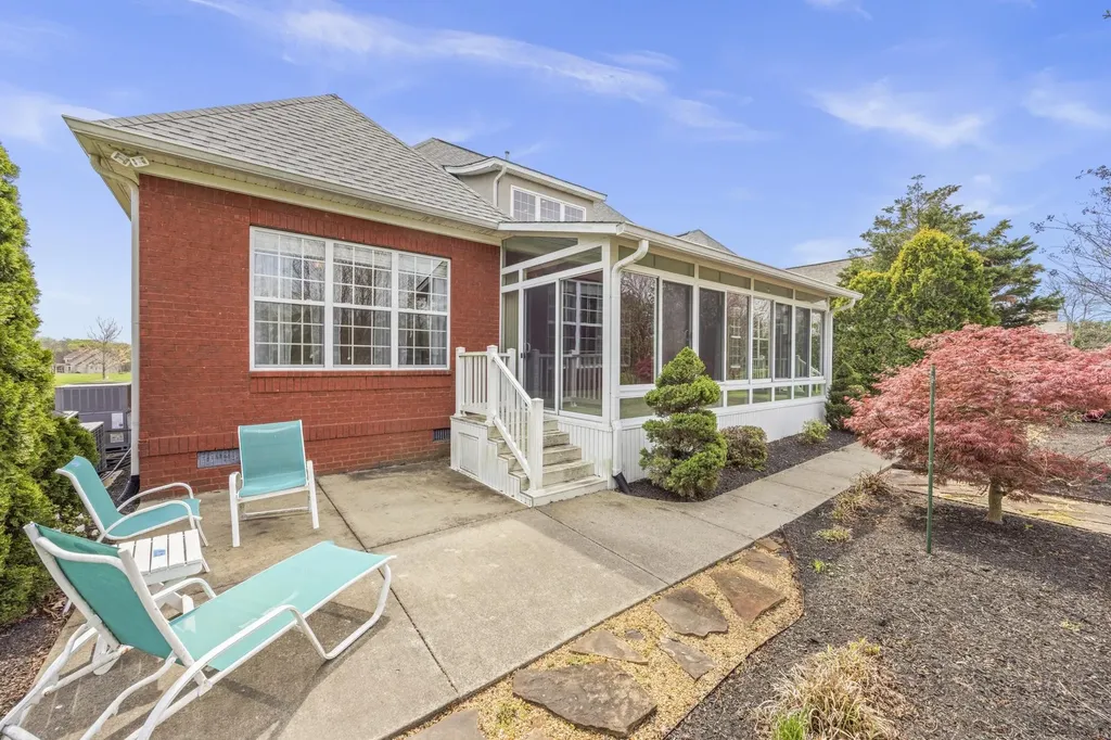 113 Nogs Garden Gallatin TN 37066
