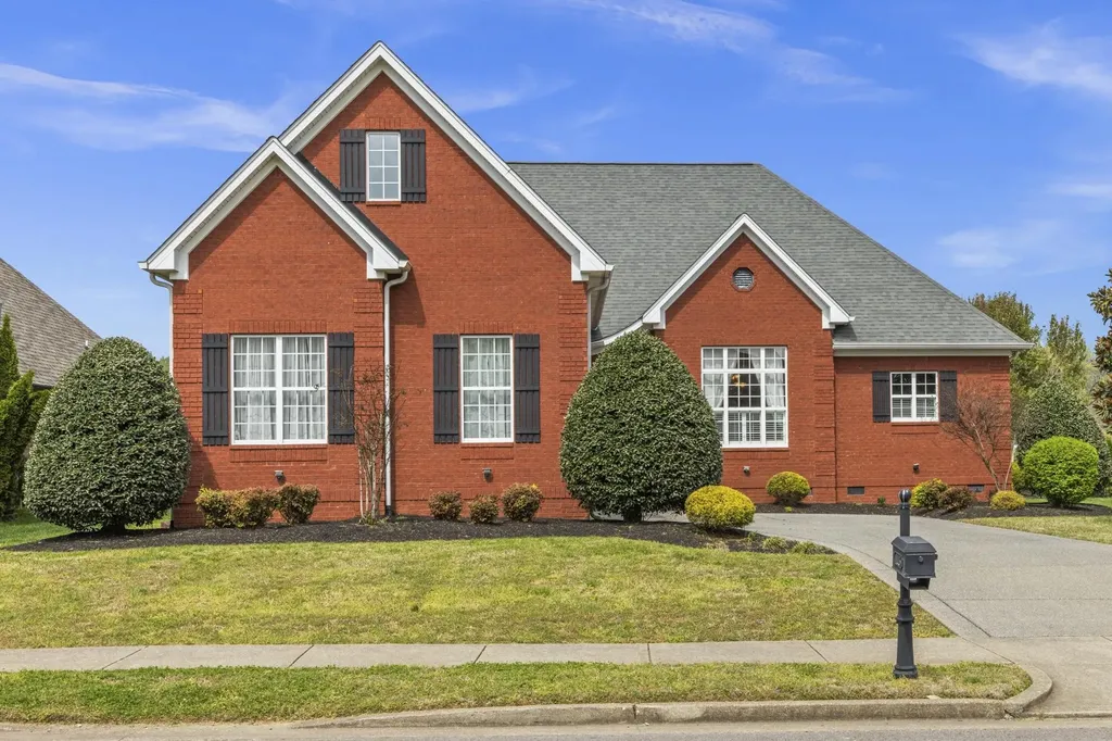 113 Nogs Garden Gallatin TN 37066