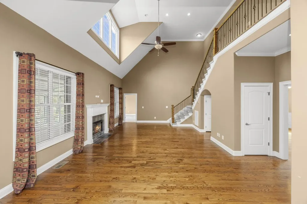 113 Nogs Garden Gallatin TN 37066