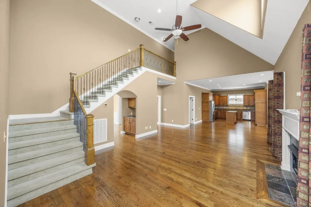 113 Nogs Garden Gallatin TN 37066