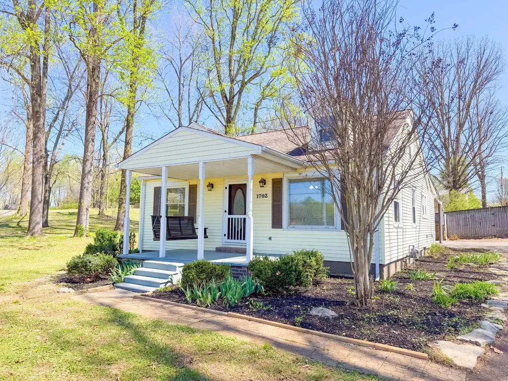 1702 Buffalo Road Lawrenceburg TN 38464