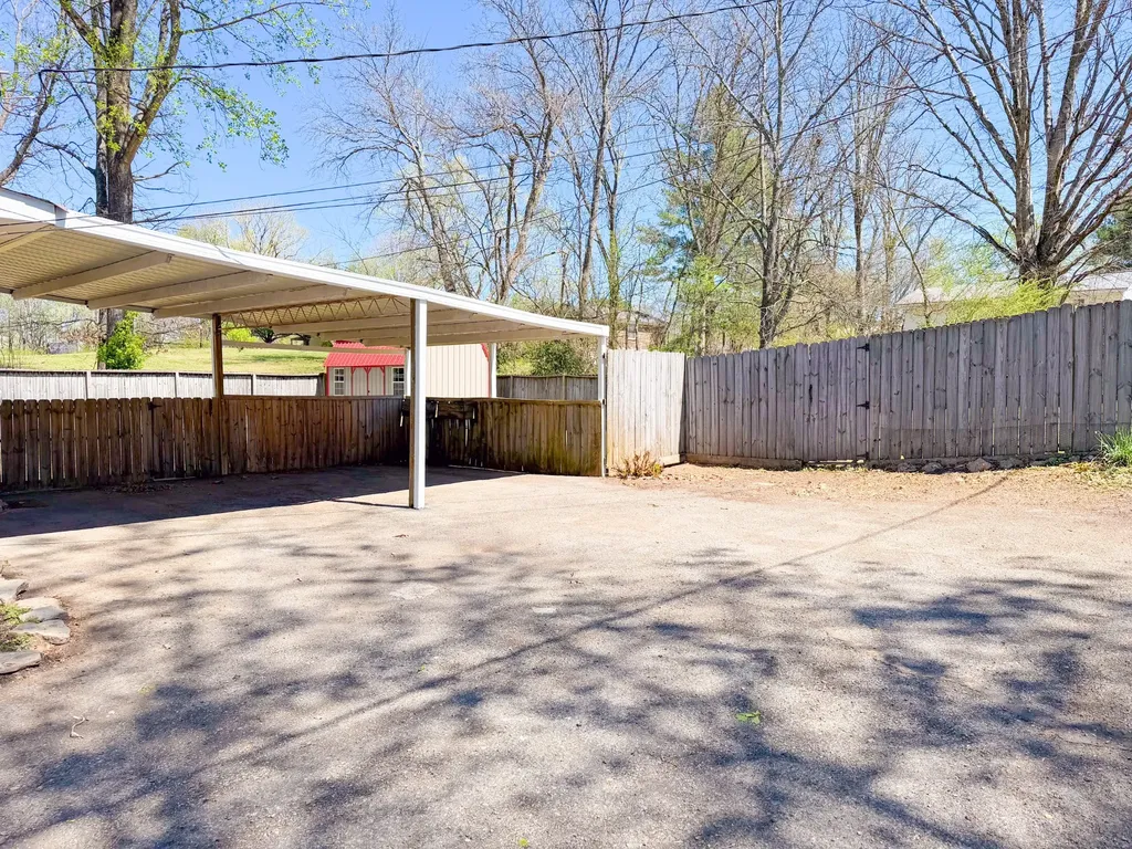 1702 Buffalo Road Lawrenceburg TN 38464