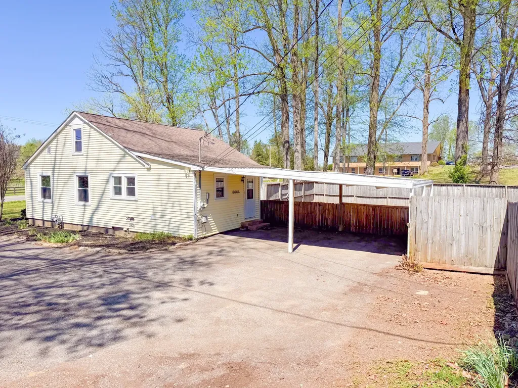 1702 Buffalo Road Lawrenceburg TN 38464