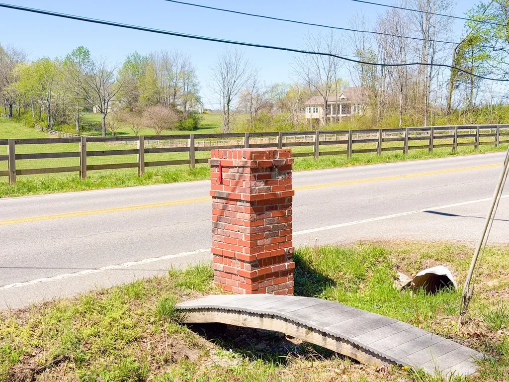 1702 Buffalo Road Lawrenceburg TN 38464