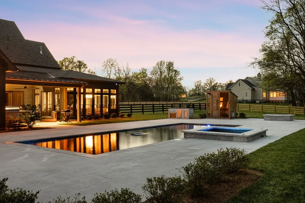 6904 Farm Path Lane College Grove TN 37046