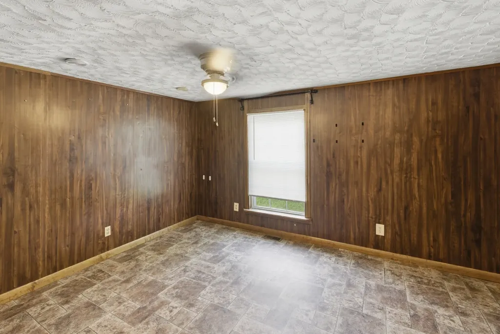 207 Center Street Portland TN 37148