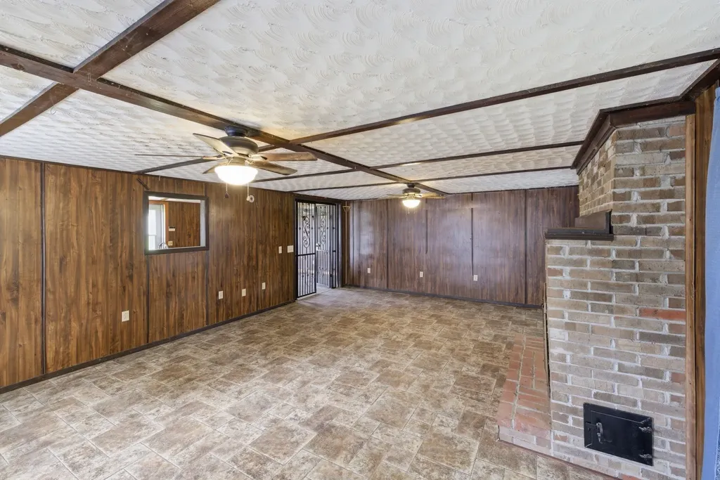 207 Center Street Portland TN 37148