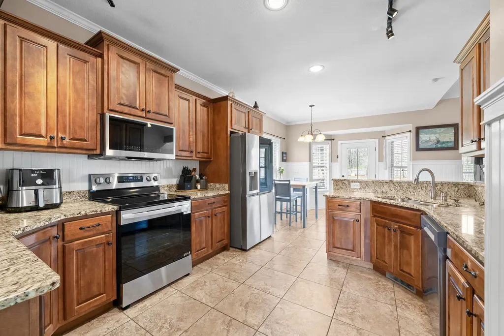 618 Winding Bluff Way Clarksville TN 37040