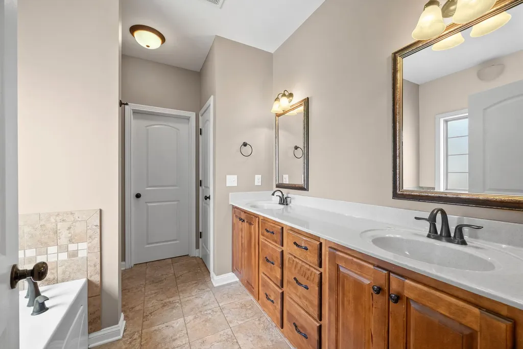 618 Winding Bluff Way Clarksville TN 37040