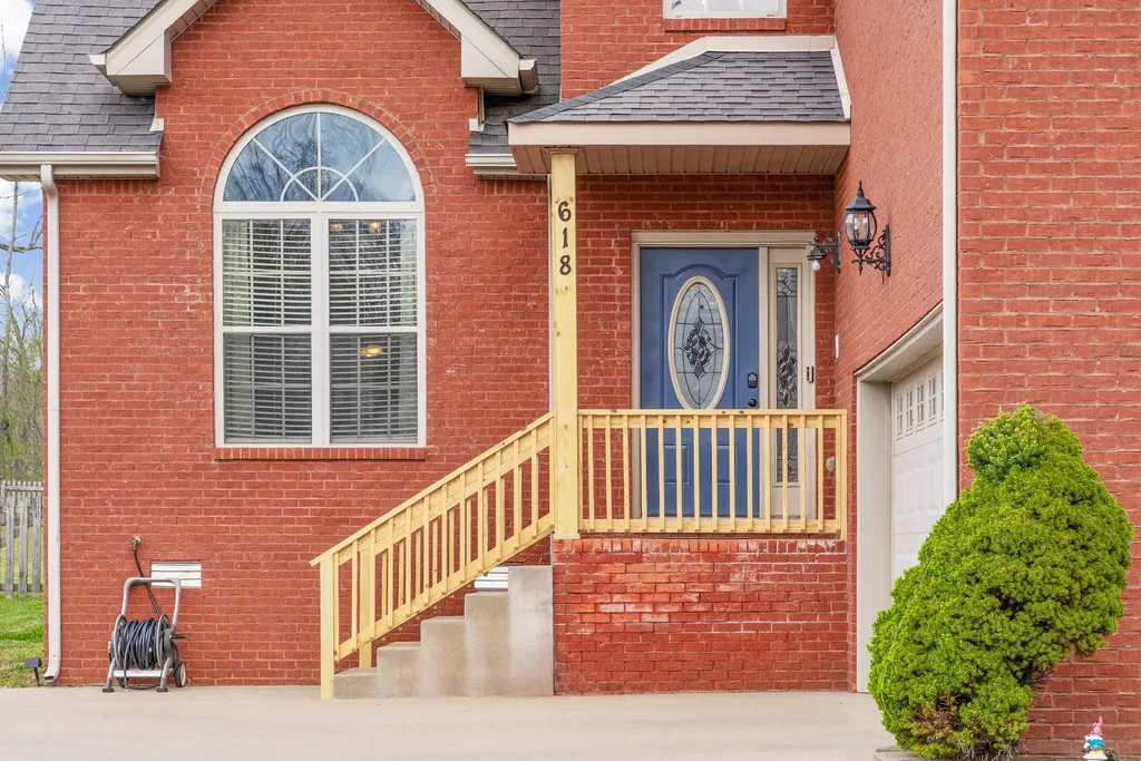 618 Winding Bluff Way Clarksville TN 37040