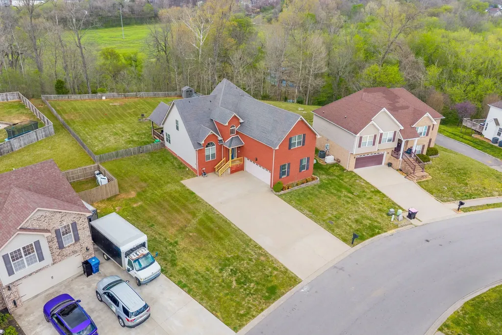 618 Winding Bluff Way Clarksville TN 37040