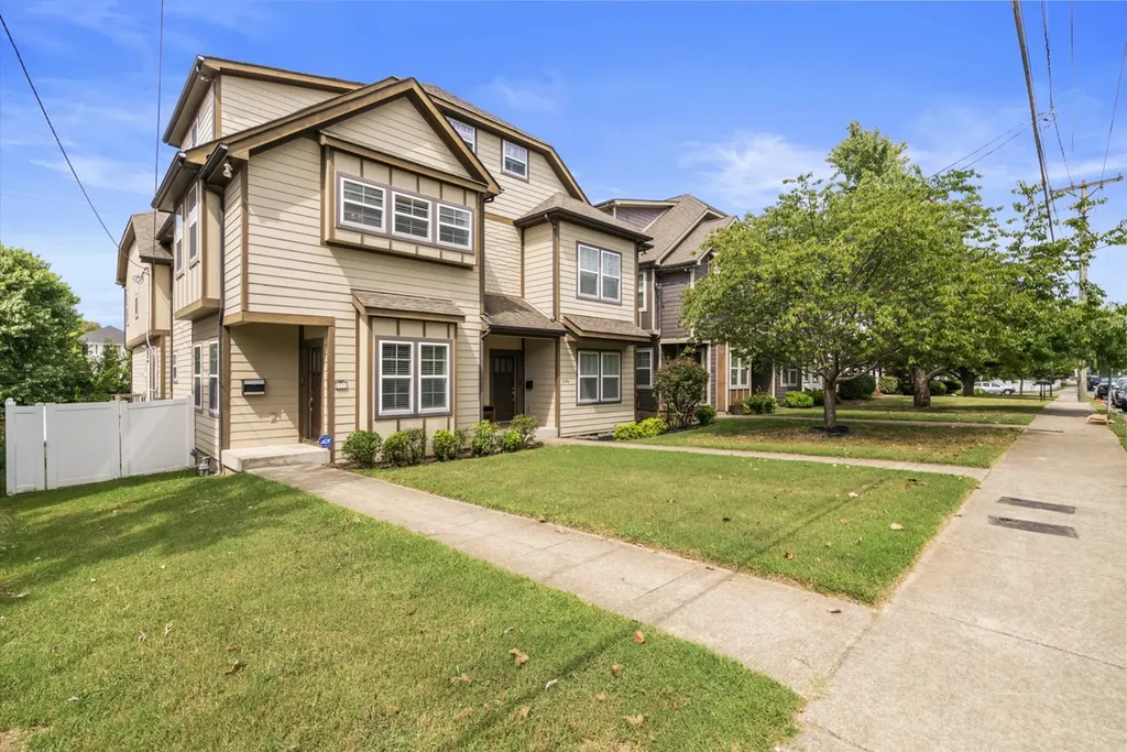 1711 14th Ave, S Nashville TN 37212