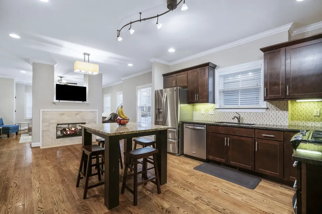 1711 14th Ave, S Nashville TN 37212