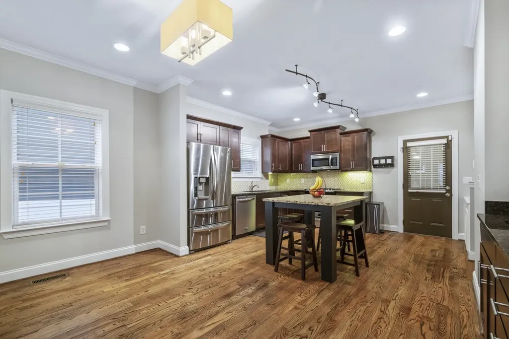 1711 14th Ave, S Nashville TN 37212