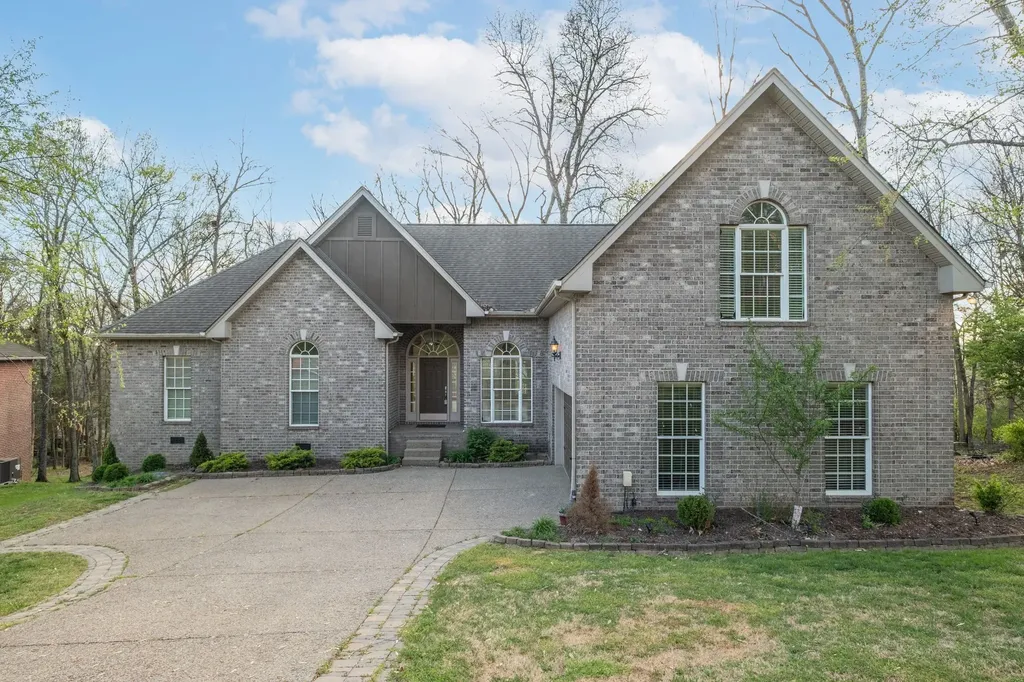 182 Spy Glass Way Hendersonville TN 37075