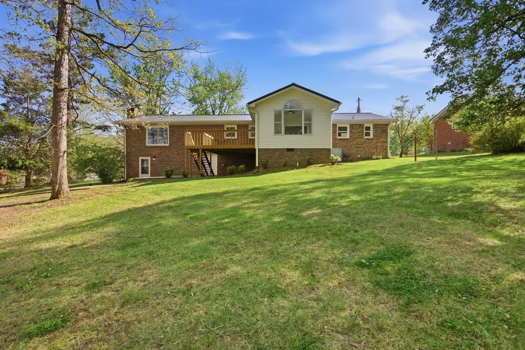 1416 Oakmont Circle Centerville TN 37033