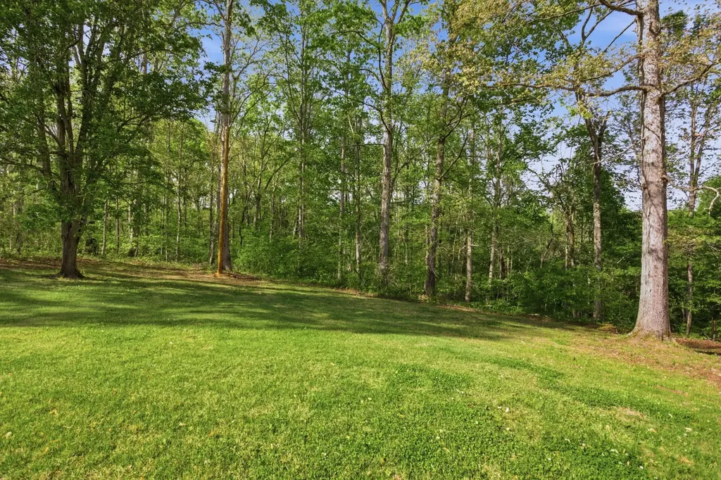1416 Oakmont Circle Centerville TN 37033