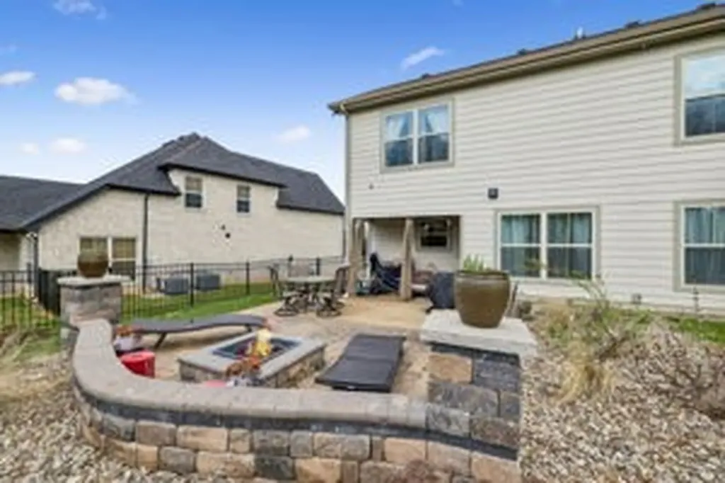369 Frontier Drive Clarksville TN 37043