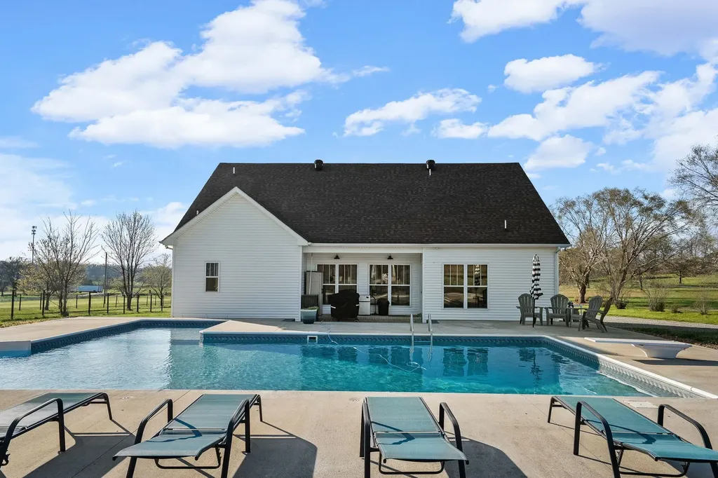 4761 Guthrie Highway Clarksville TN 37040