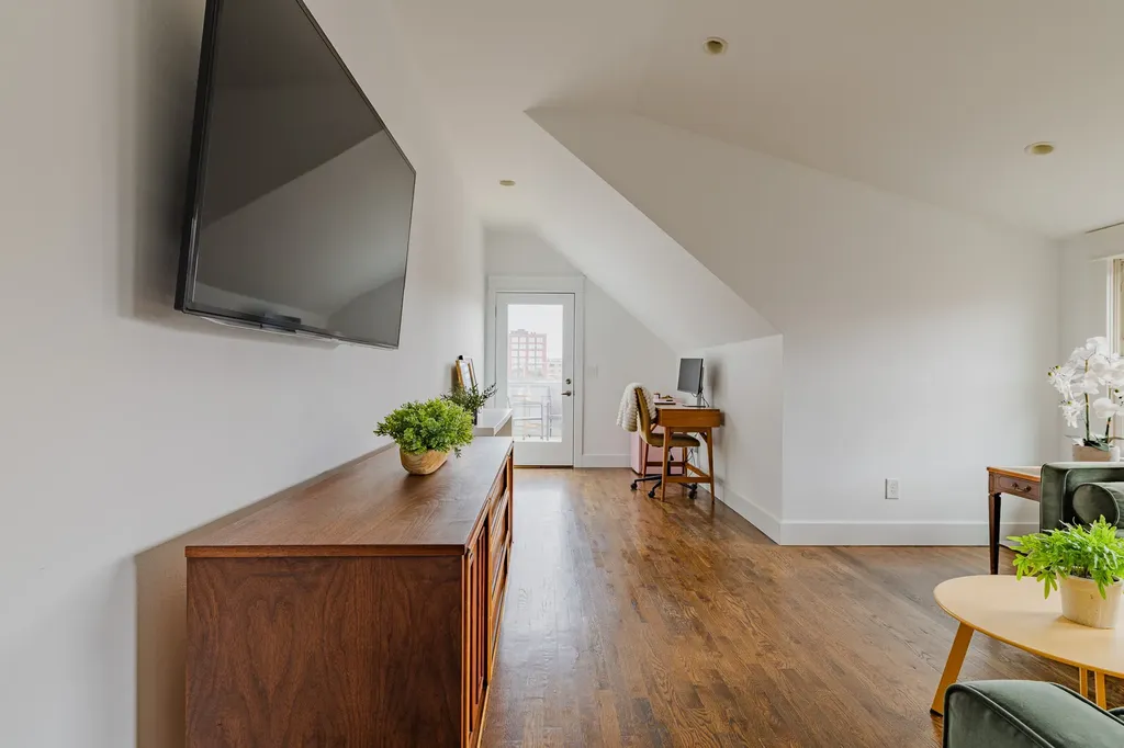 1316 3rd Ave, N Nashville TN 37208