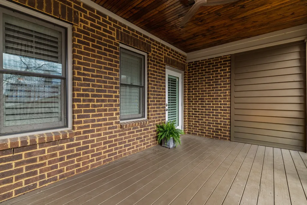 1316 3rd Ave, N Nashville TN 37208