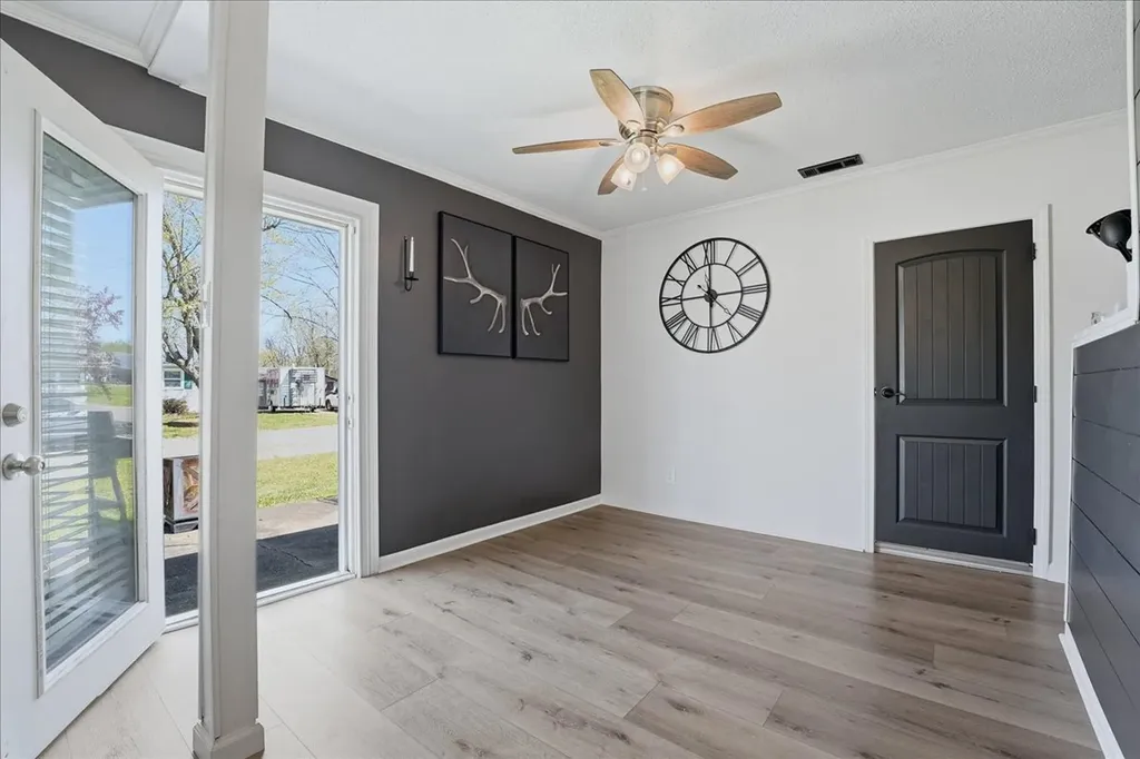 908 Smith Avenue Lawrenceburg TN 38464