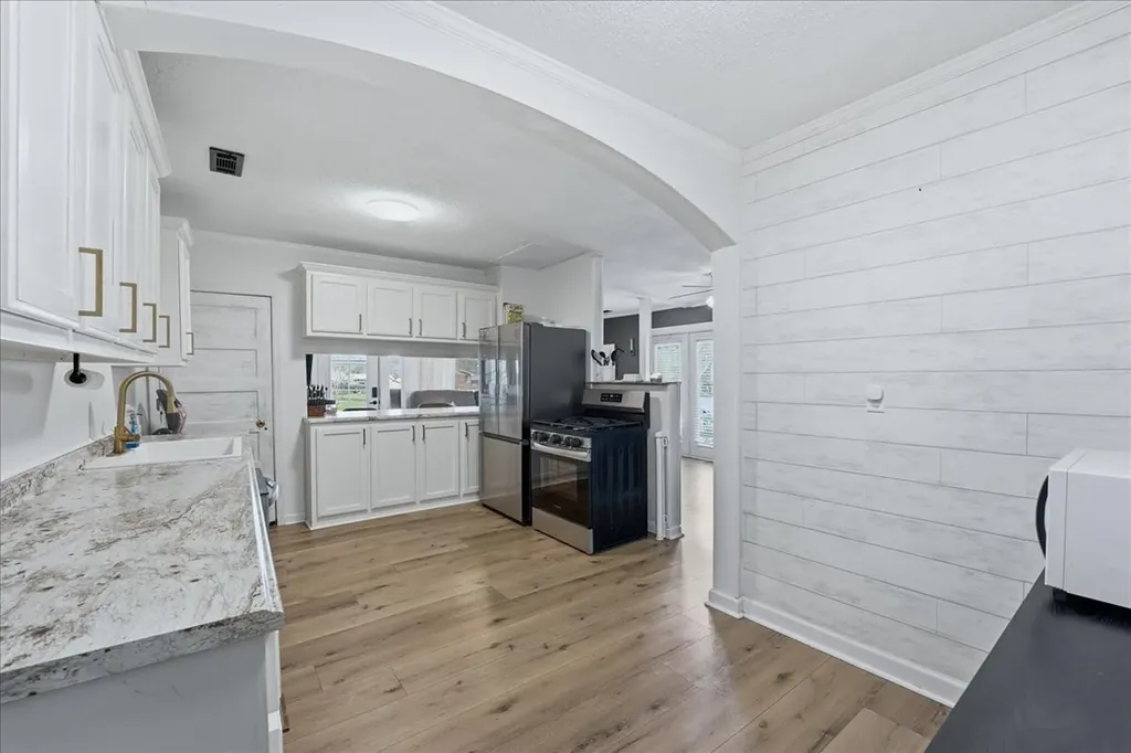 908 Smith Avenue Lawrenceburg TN 38464
