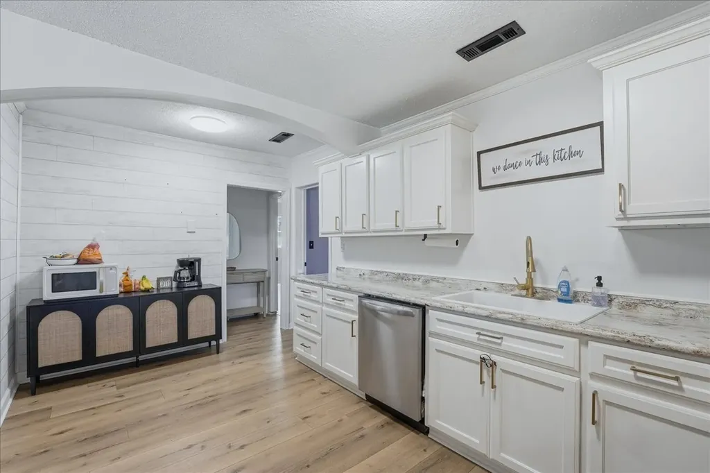 908 Smith Avenue Lawrenceburg TN 38464