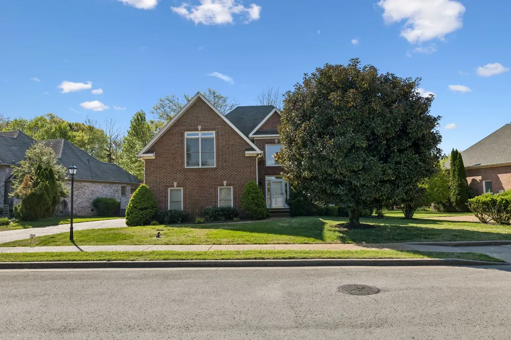 1120 Seven Points Pass Hermitage TN 37076