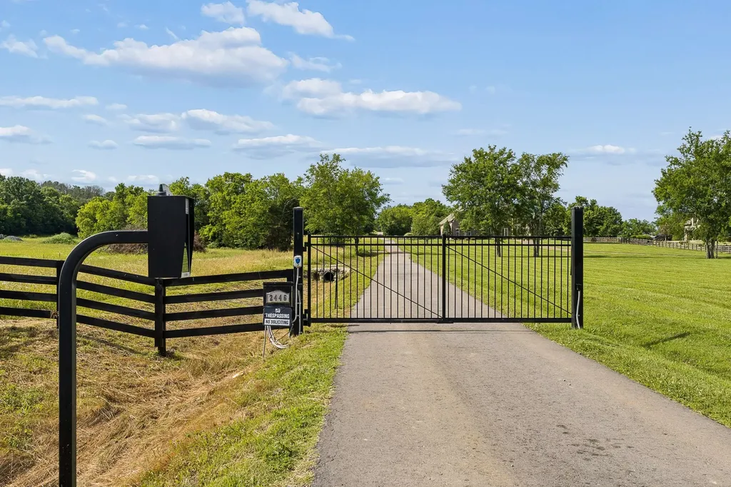 389 Atlas Pvt Lane Hendersonville TN 37075