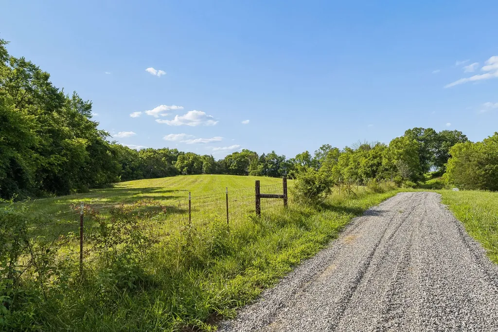 389 Atlas Pvt Lane Hendersonville TN 37075