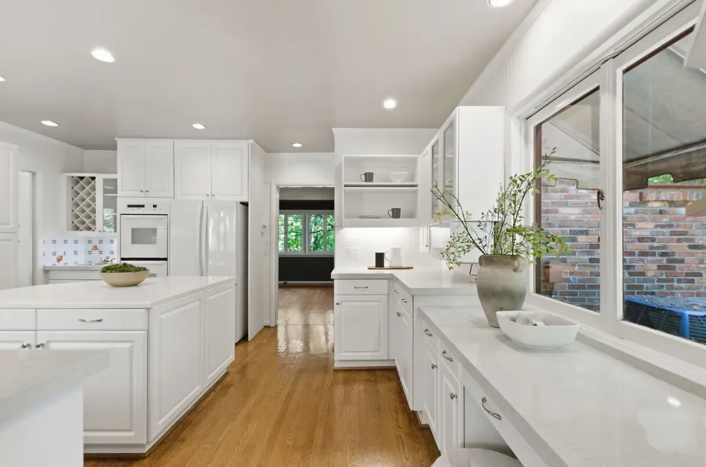 6002 Hickory Valley Road Nashville TN 37205
