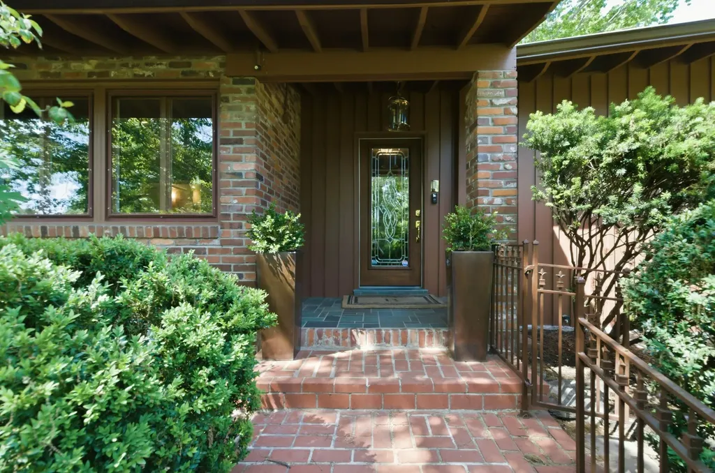 6002 Hickory Valley Road Nashville TN 37205