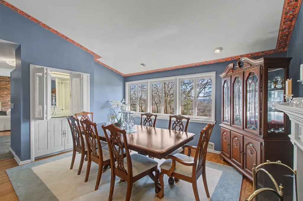 6002 Hickory Valley Road Nashville TN 37205