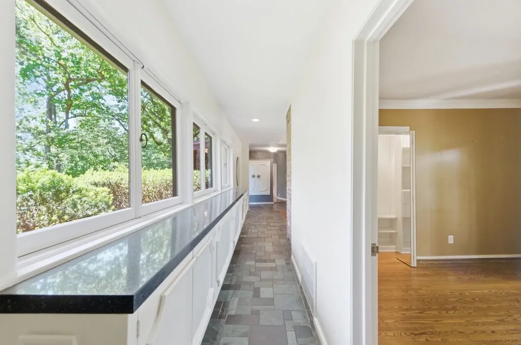 6002 Hickory Valley Road Nashville TN 37205