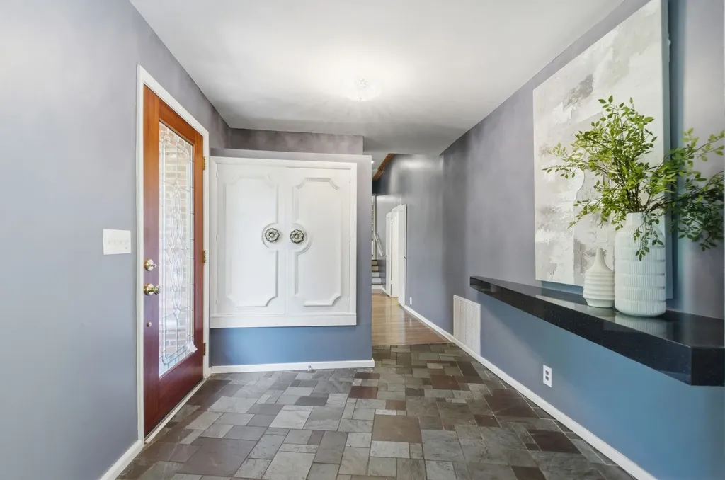6002 Hickory Valley Road Nashville TN 37205