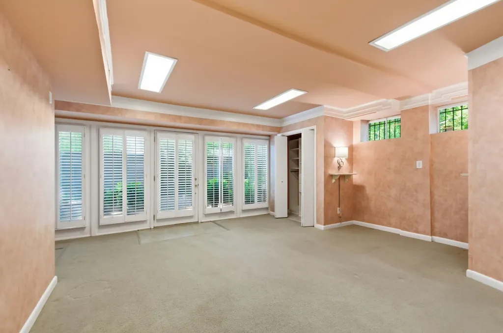 6002 Hickory Valley Road Nashville TN 37205