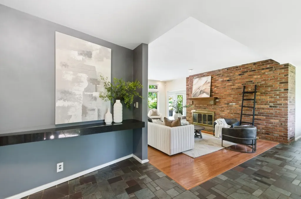 6002 Hickory Valley Road Nashville TN 37205