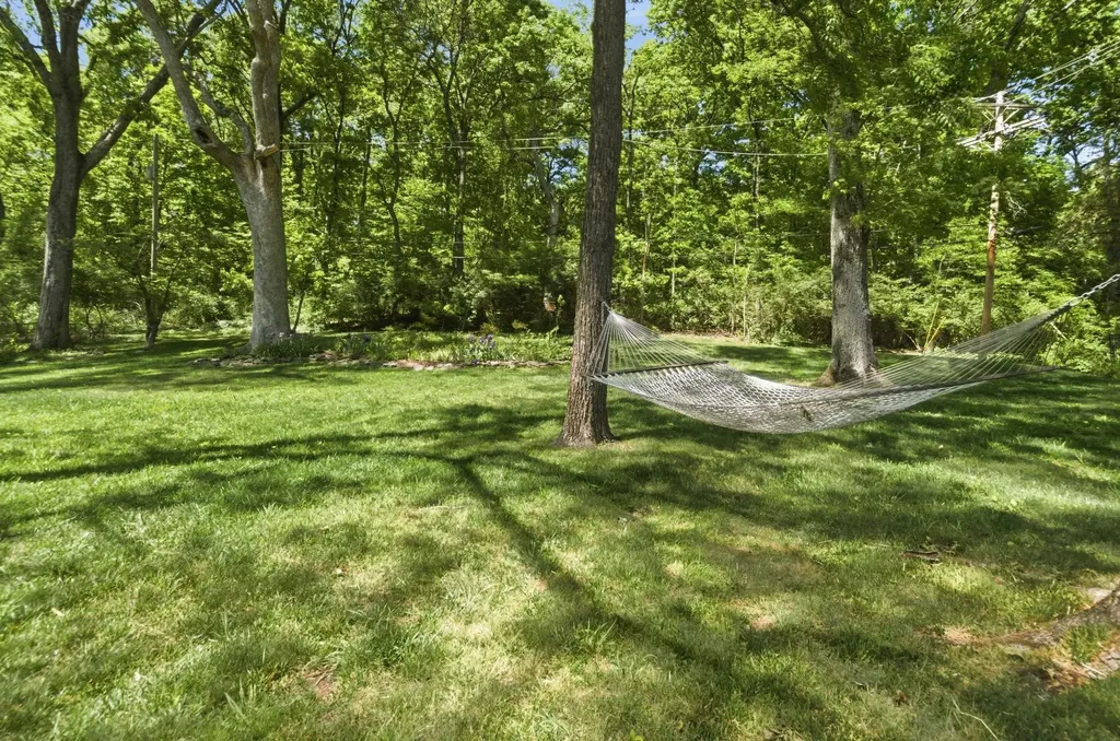 6002 Hickory Valley Road Nashville TN 37205