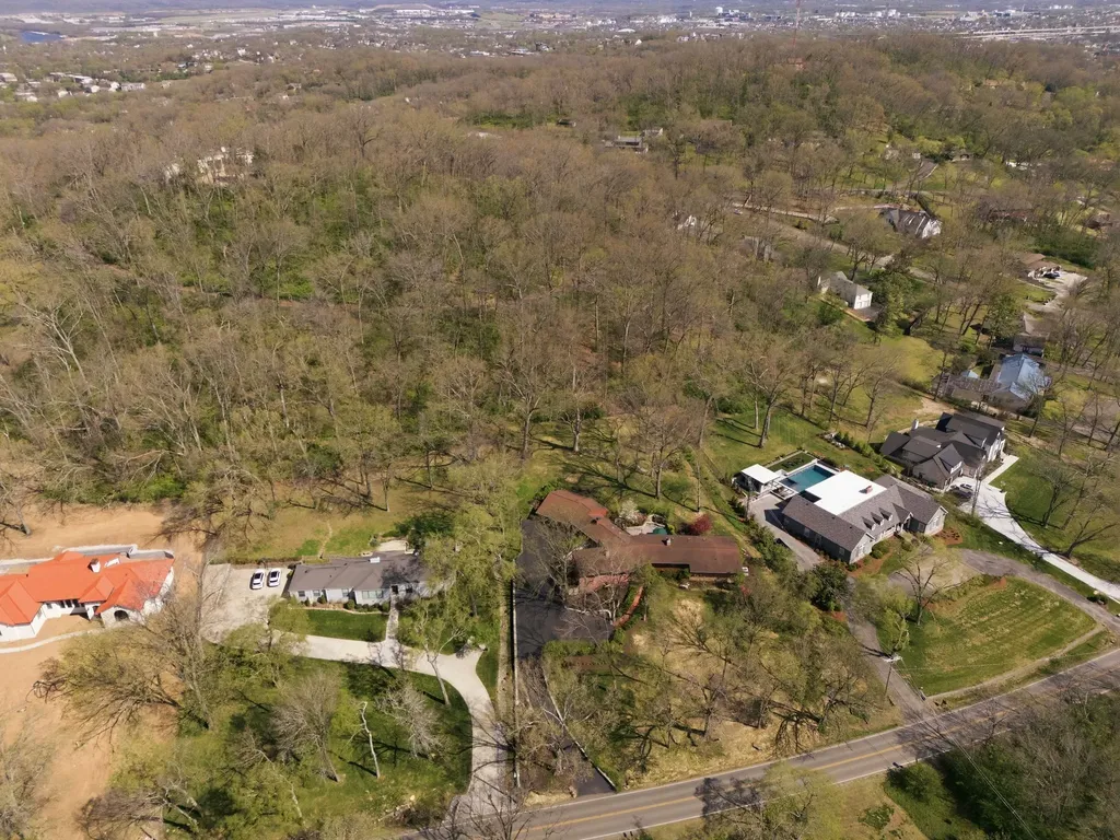 6002 Hickory Valley Road Nashville TN 37205