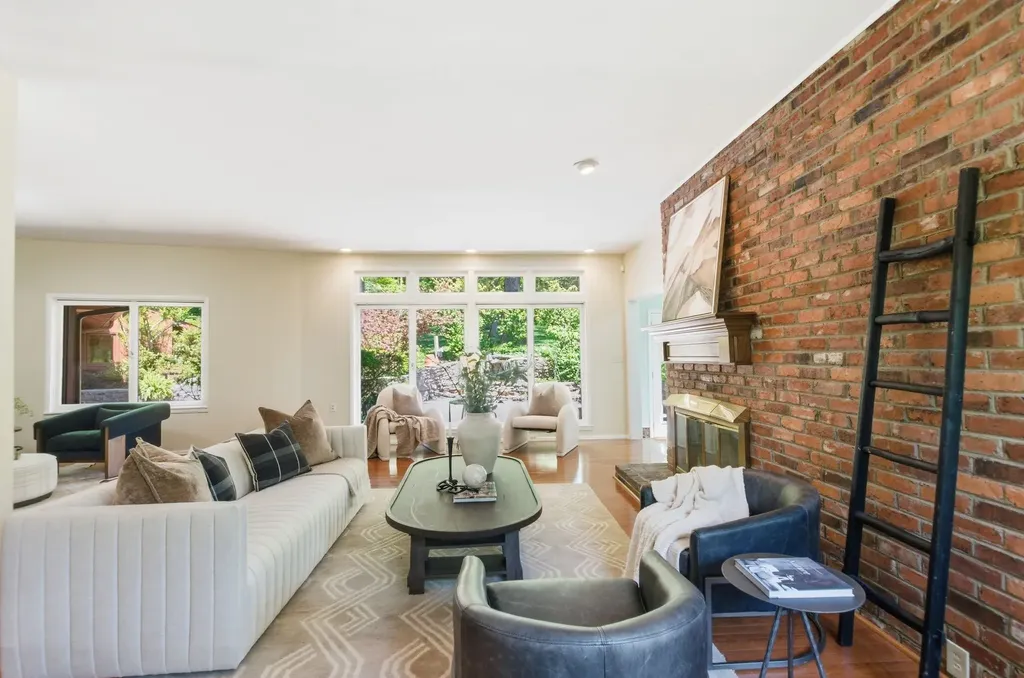 6002 Hickory Valley Road Nashville TN 37205