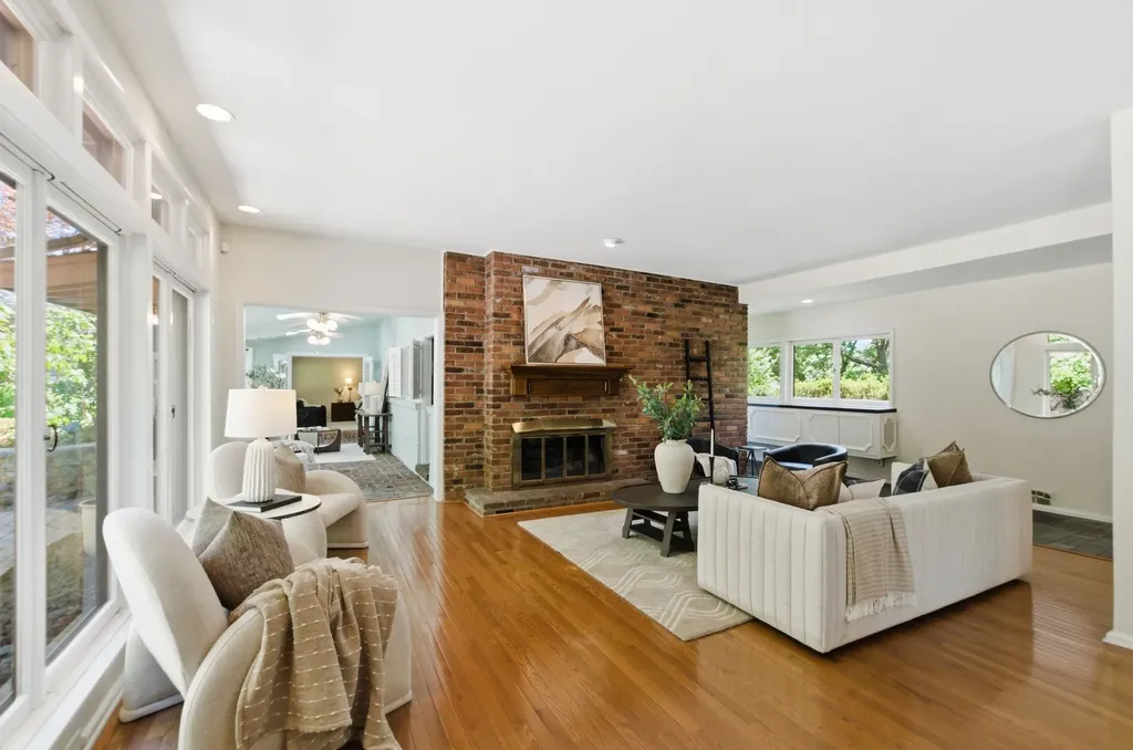 6002 Hickory Valley Road Nashville TN 37205