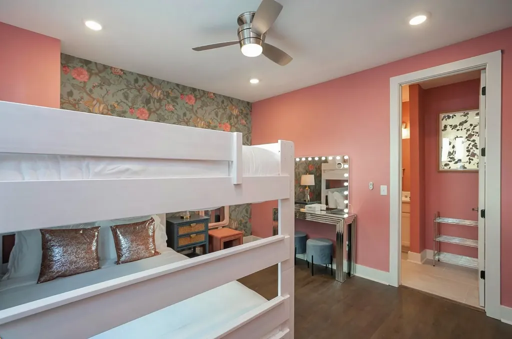 1008 28th Ave, N Nashville TN 37208