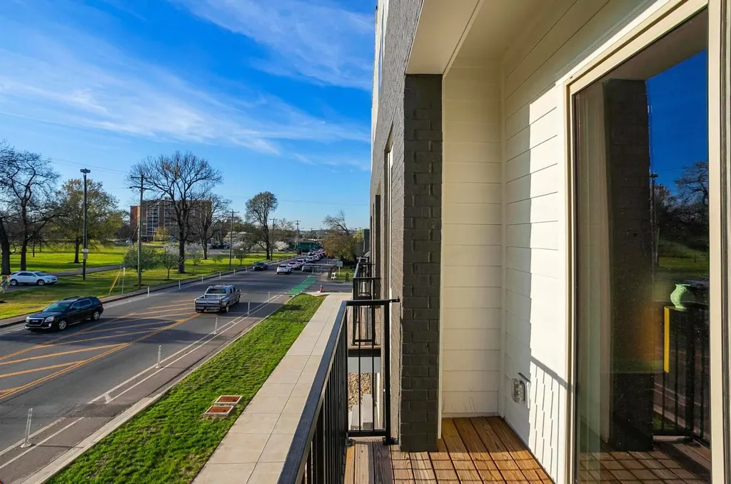 1008 28th Ave, N Nashville TN 37208