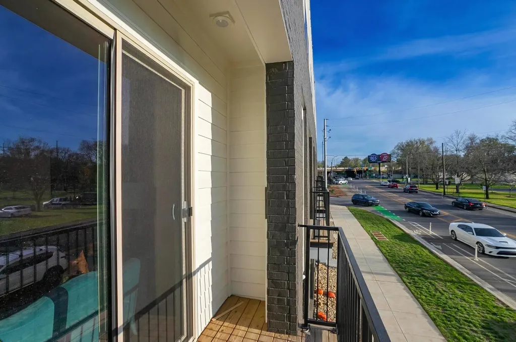 1008 28th Ave, N Nashville TN 37208