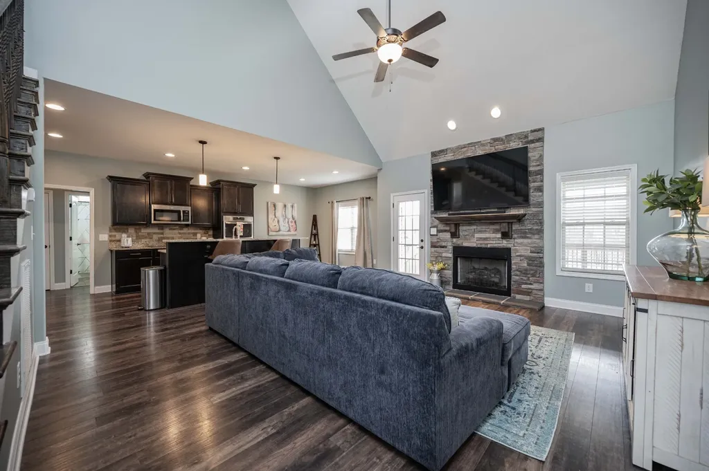 204 Bluebriar Trace Clarksville TN 37043
