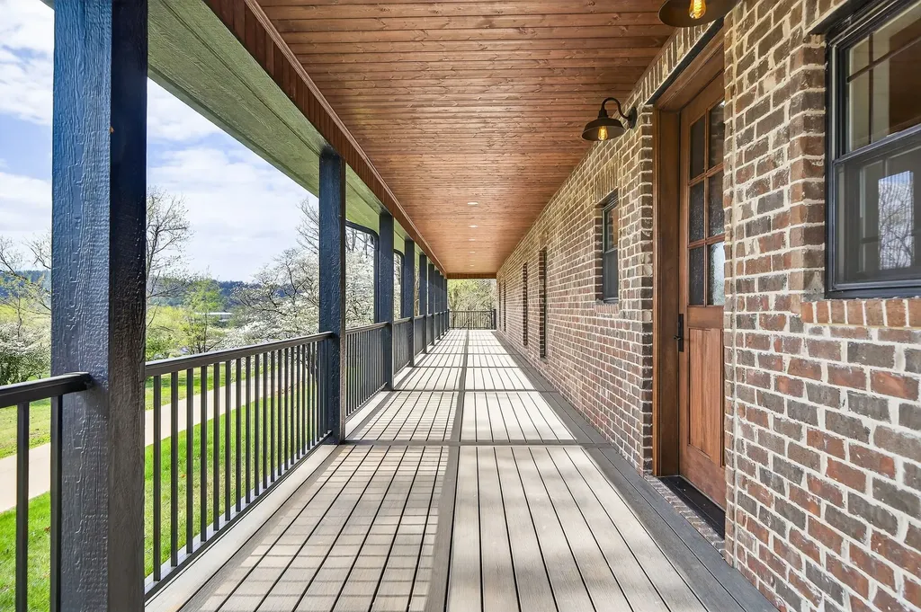 124 Virginia Avenue Livingston TN 38570