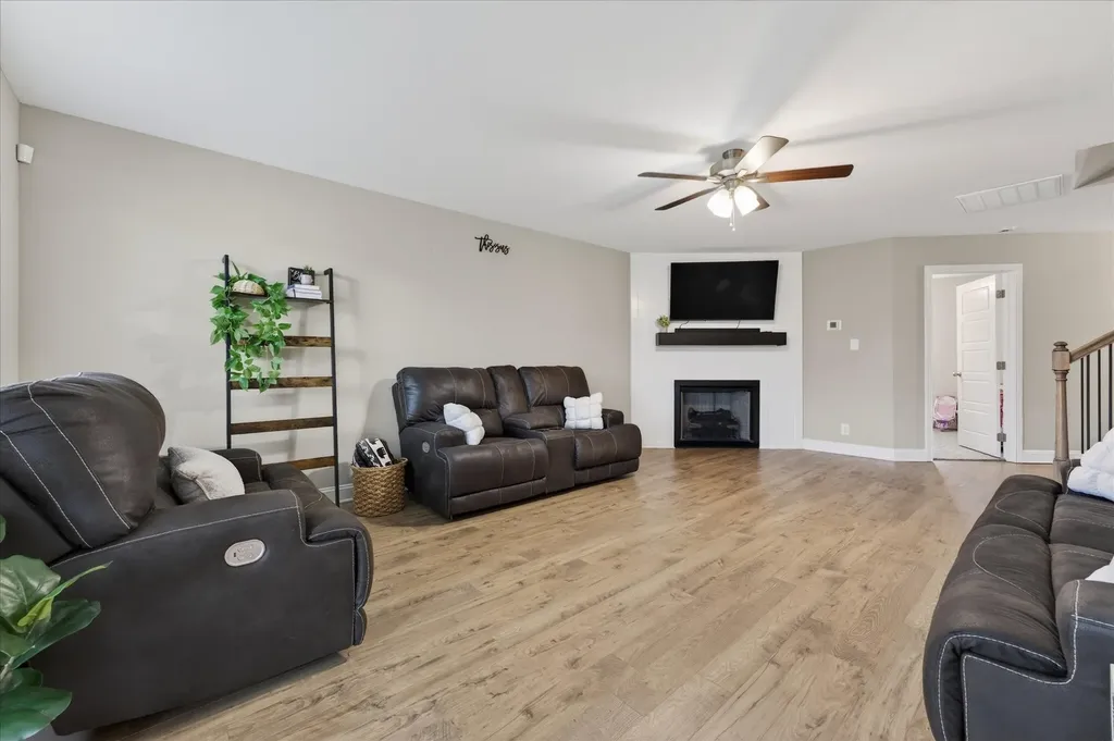 2361 Bridgeport Way Clarksville TN 37042