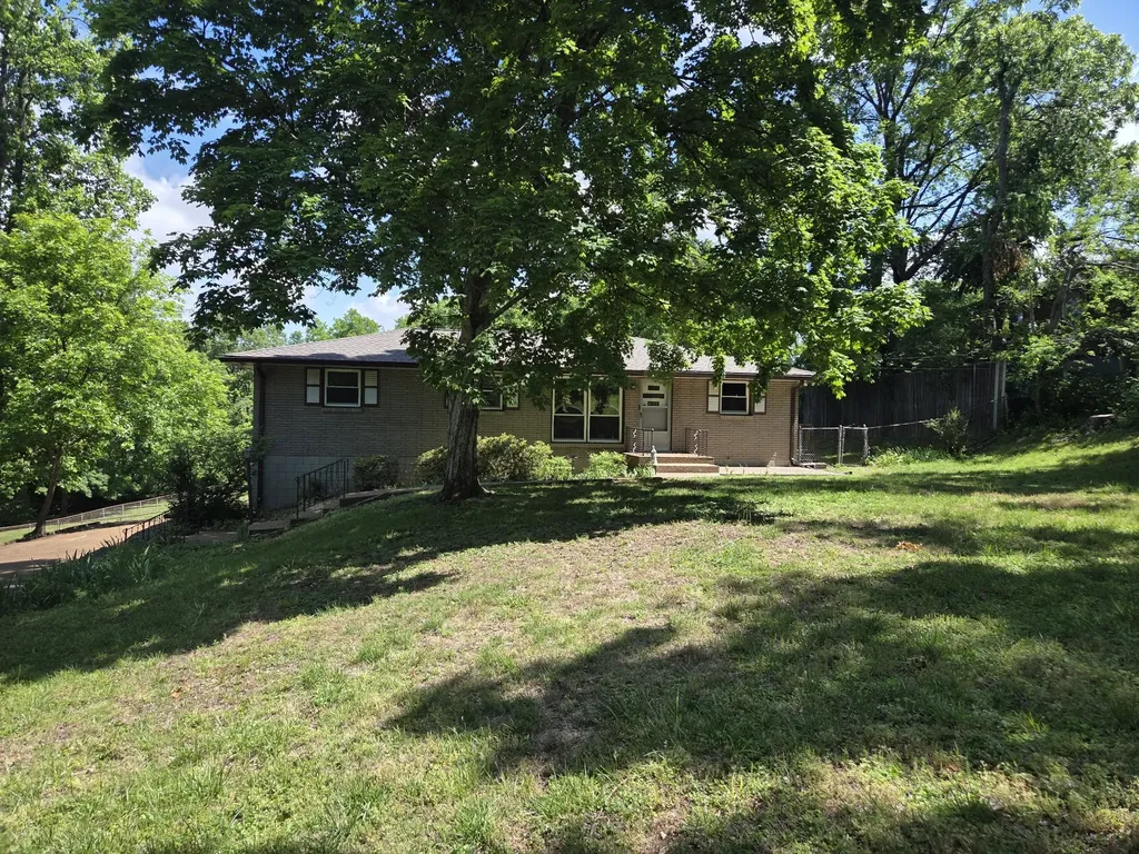 608 Burgundy Drive Madison TN 37115